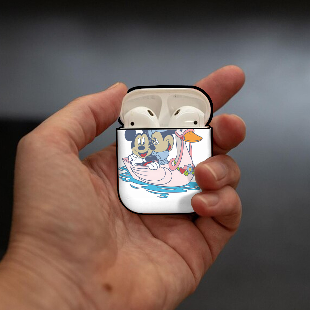 ミッキーマウス Mickey Mouse AirPods 第2世代保護ケース ハードシェル ブラック 耐衝撃・防指紋・カラビナ付き