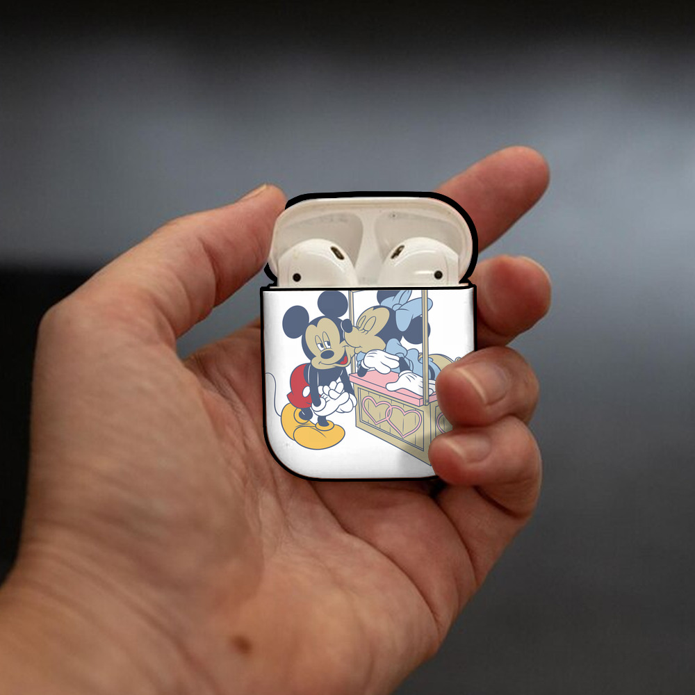 ミッキーマウス Mickey Mouse AirPods 第2世代保護ケース ハードシェル ブラック 耐衝撃・防指紋・カラビナ付き