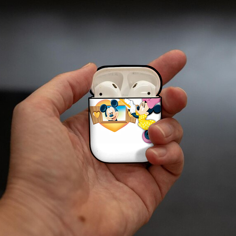 ミッキーマウス Mickey Mouse AirPods 第2世代保護ケース ハードシェル ブラック 耐衝撃・防指紋・カラビナ付き